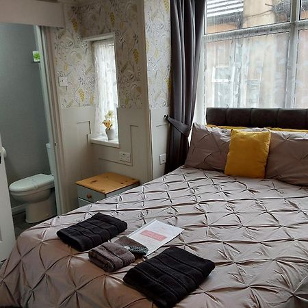 The Woodleigh Family Hotel Blackpool Bagian luar foto