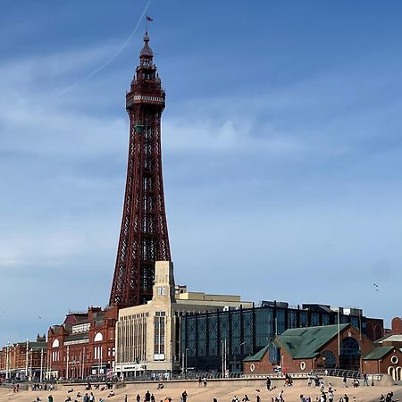 The Woodleigh Family Hotel Blackpool Bagian luar foto