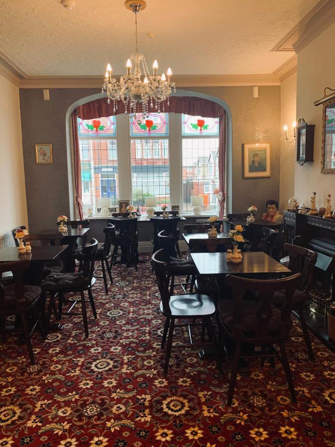 The Woodleigh Family Hotel Blackpool Bagian luar foto