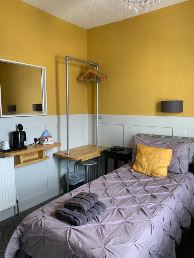 The Woodleigh Family Hotel Blackpool Bagian luar foto